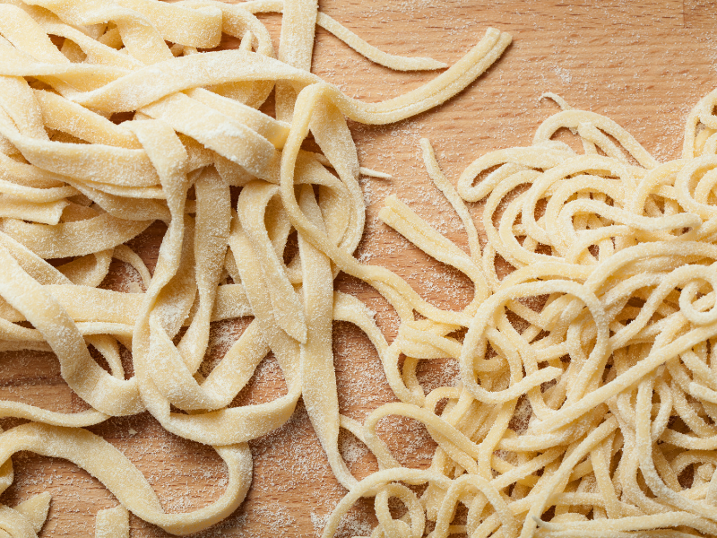 Spaghetti et tagliatelle fraîches